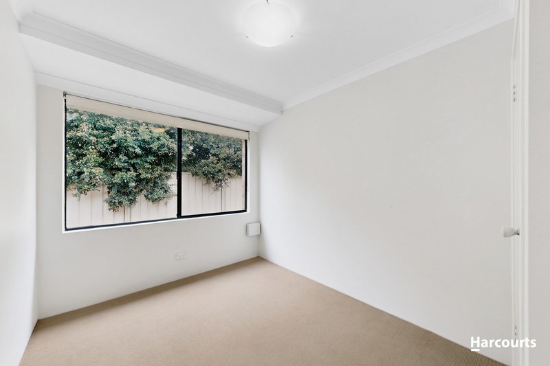 Photo - 38 Edgeworth Circuit, Tapping WA 6065 - Image 9