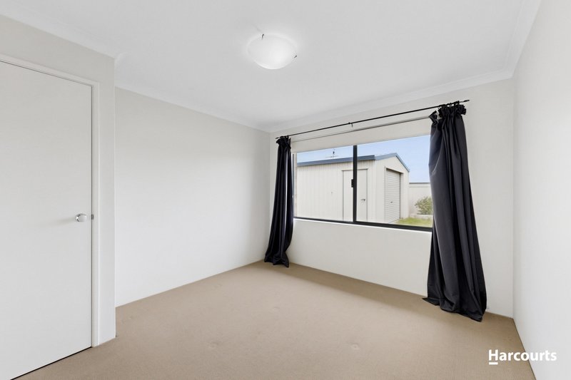 Photo - 38 Edgeworth Circuit, Tapping WA 6065 - Image 13