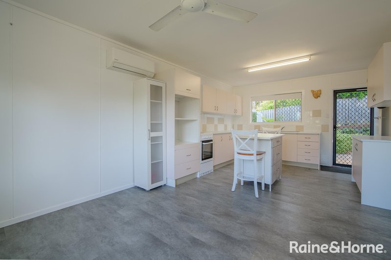 Photo - 38 Edlorowa Street, Sun Valley QLD 4680 - Image 3