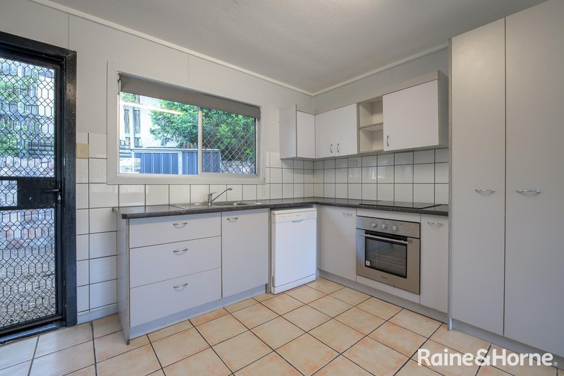 Photo - 38 Edlorowa Street, Sun Valley QLD 4680 - Image 6