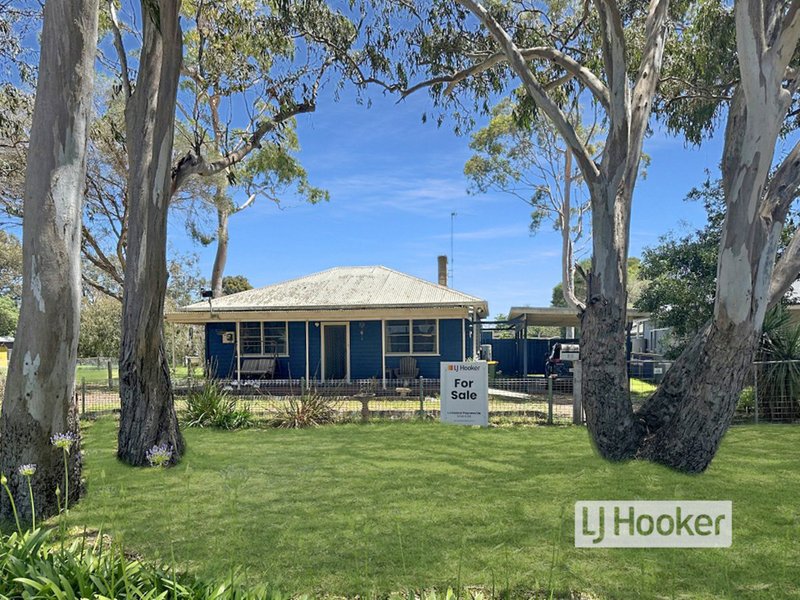 38 Eighth Avenue, Raymond Island VIC 3880