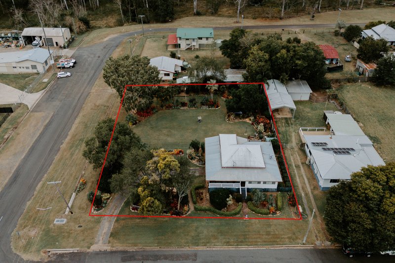Photo - 38 Elliott Street, Gin Gin QLD 4671 - Image 2