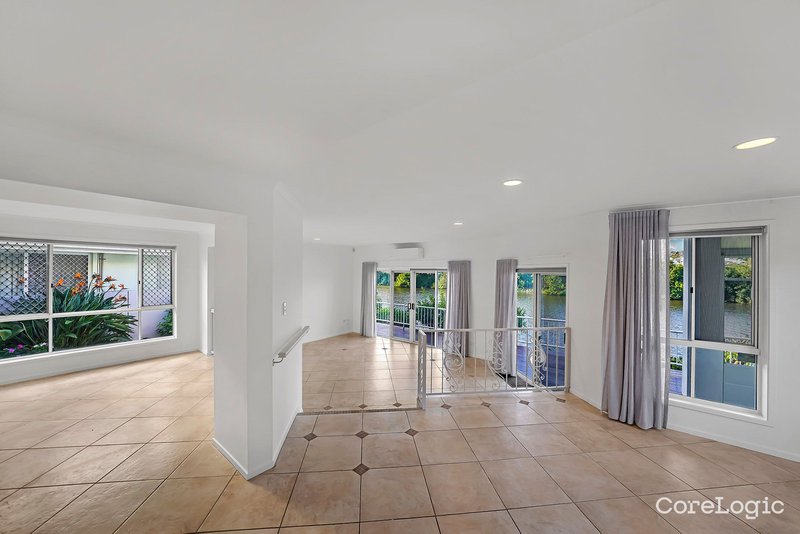 Photo - 38 Emerton Crescent, Robina QLD 4226 - Image 9