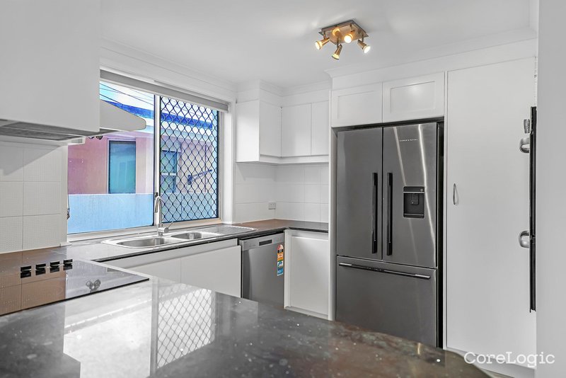 Photo - 38 Emerton Crescent, Robina QLD 4226 - Image 10