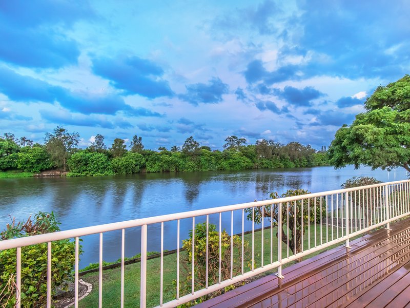 Photo - 38 Emerton Crescent, Robina QLD 4226 - Image 8