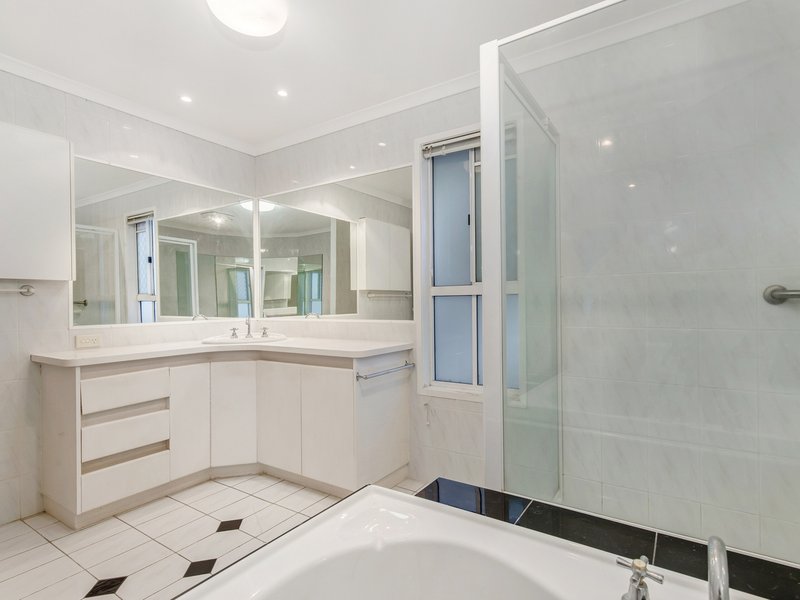 Photo - 38 Emerton Crescent, Robina QLD 4226 - Image 16