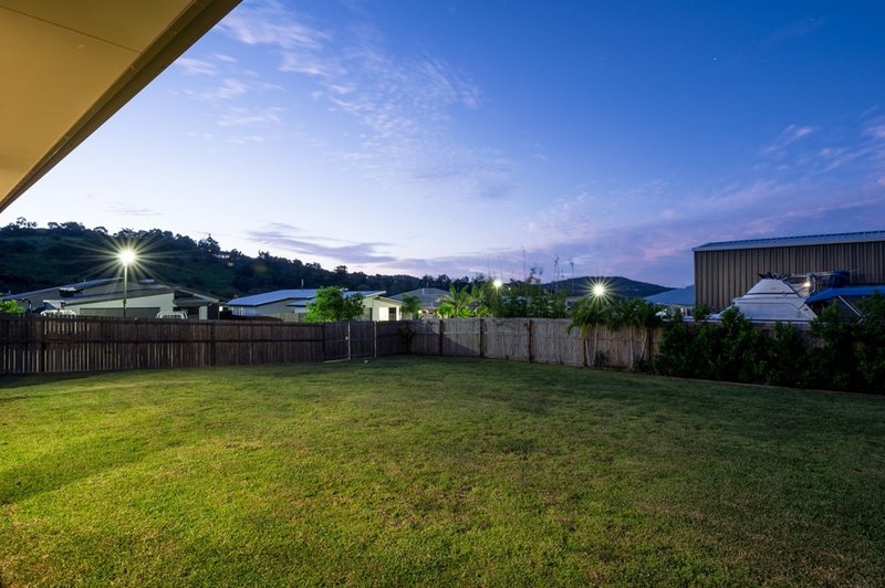 Photo - 38 Endeavour Circuit, Cannonvale QLD 4802 - Image 5