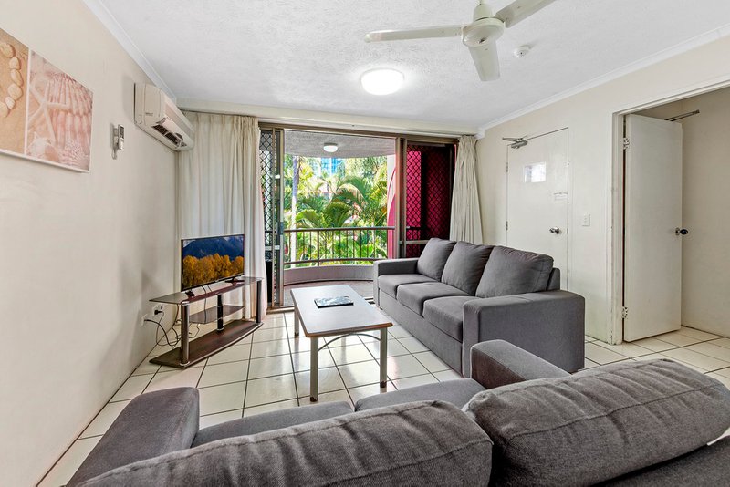 Photo - 38 Enderley Avenue, Surfers Paradise QLD 4217 - Image 4