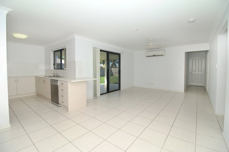 Photo - 38 Epping Way, Mount Low QLD 4818 - Image 3