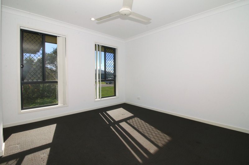 Photo - 38 Epping Way, Mount Low QLD 4818 - Image 4