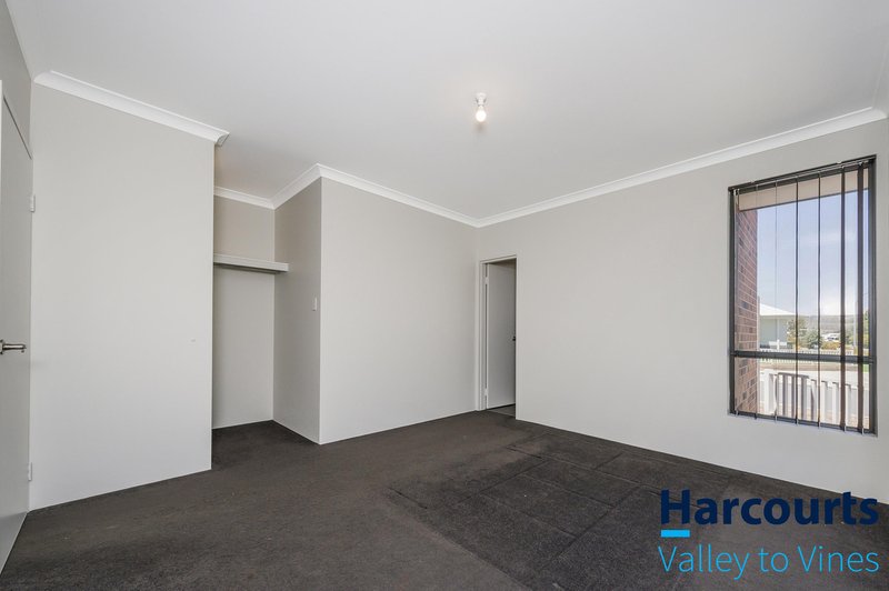 Photo - 38 Everingham Drive, Ellenbrook WA 6069 - Image 5