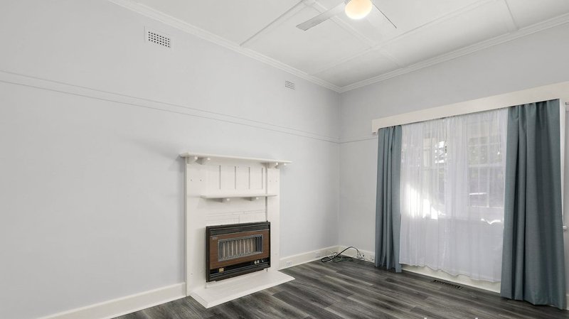 Photo - 38 Fairview Ave , Camberwell VIC 3124 - Image 4