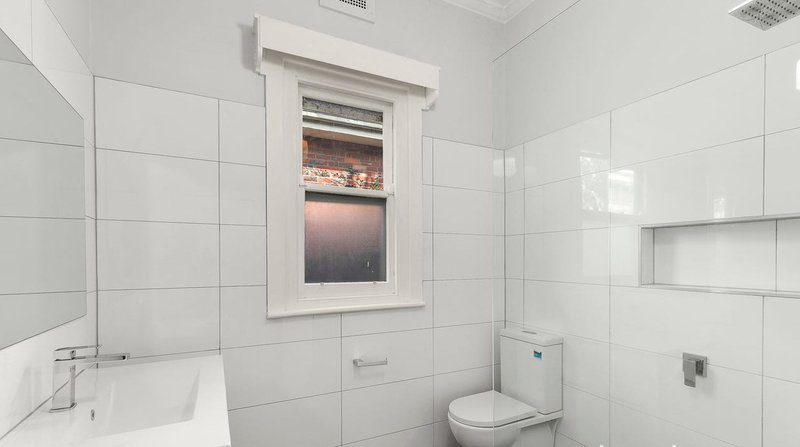 Photo - 38 Fairview Ave , Camberwell VIC 3124 - Image 6