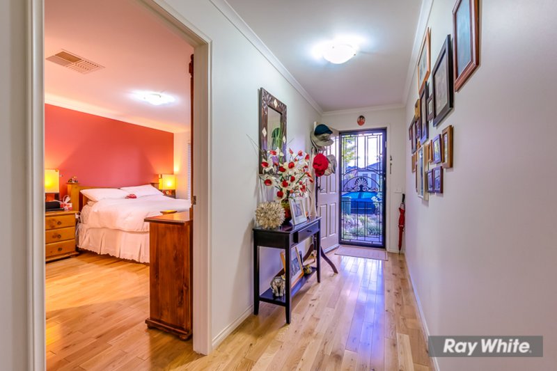 Photo - 38 Fantail Crescent, Williams Landing VIC 3027 - Image 3