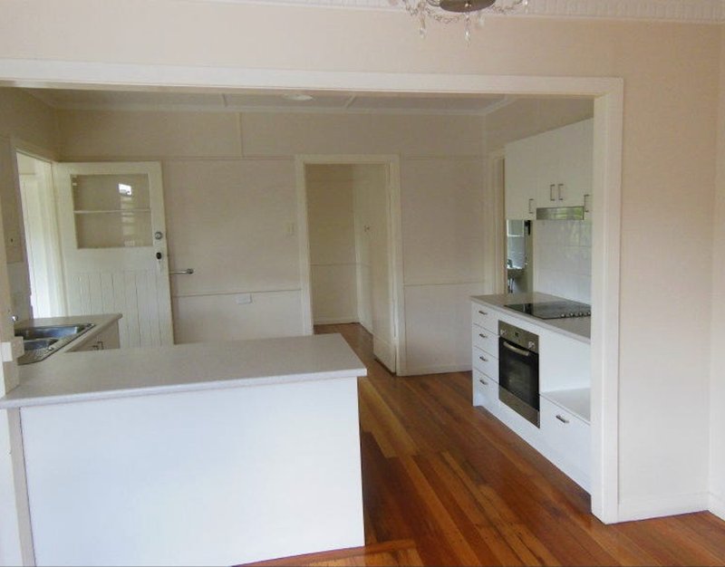 Photo - 38 Ferry Street, Sherwood QLD 4075 - Image 3