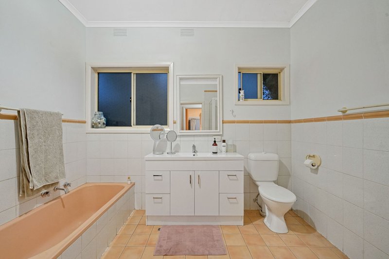 Photo - 38 Finch Street, Notting Hill VIC 3168 - Image 7