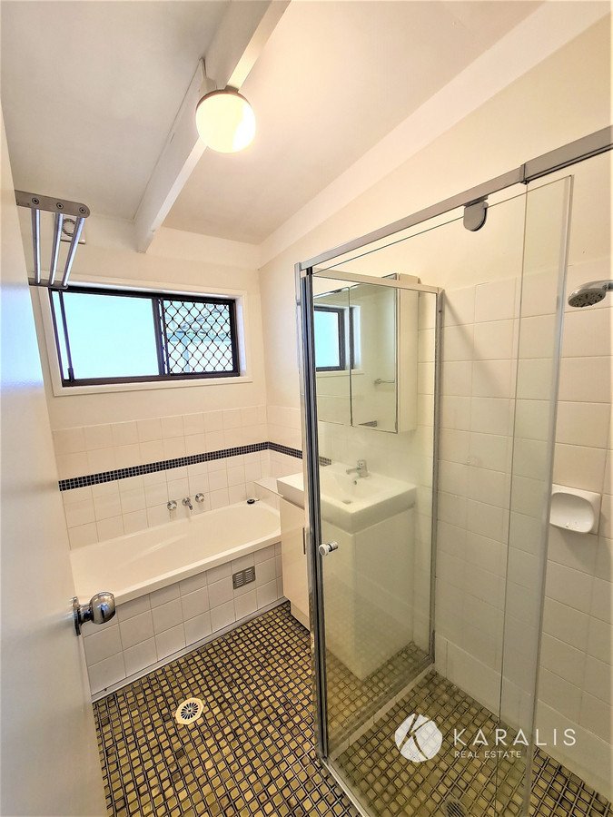 Photo - 38 Firthshire Street, Mansfield QLD 4122 - Image 12