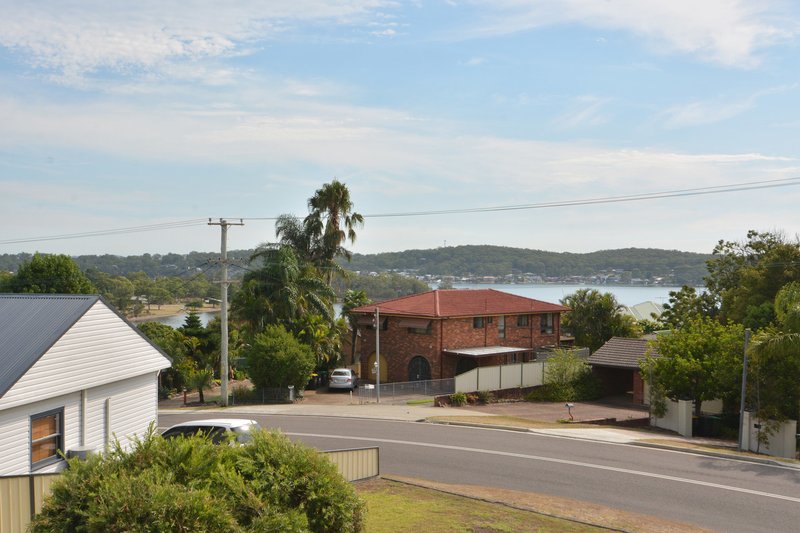 Photo - 38 Fishing Point Road, Rathmines NSW 2283 - Image 16