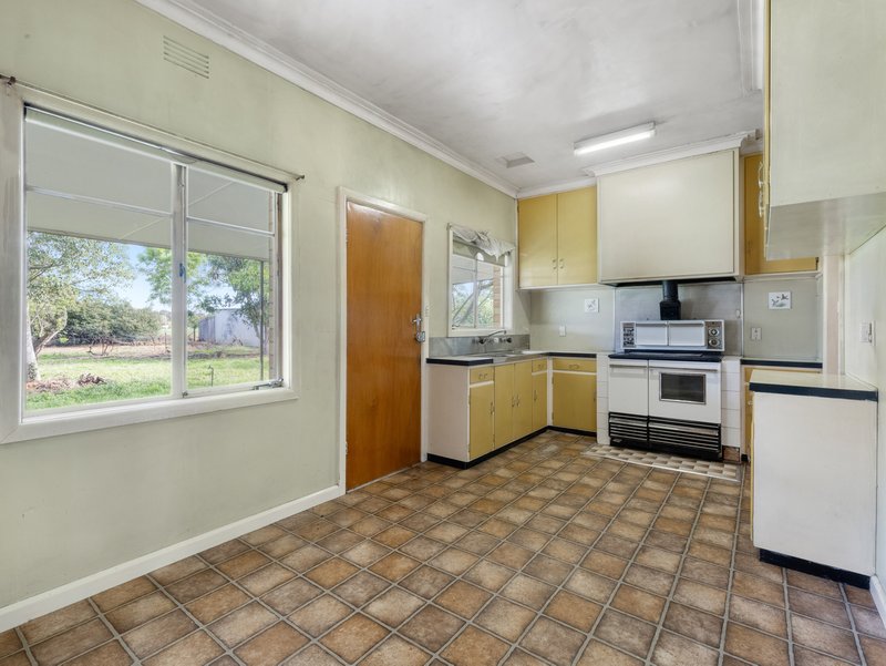 Photo - 38 Fraser Lane, North Wangaratta VIC 3678 - Image 3