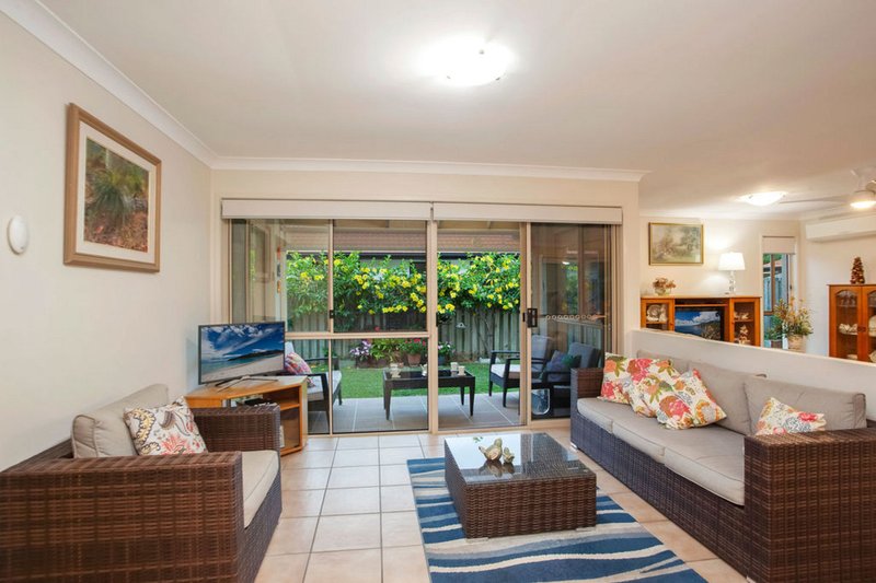 Photo - 38 Gardendale Cr , Burleigh Waters QLD 4220 - Image 4