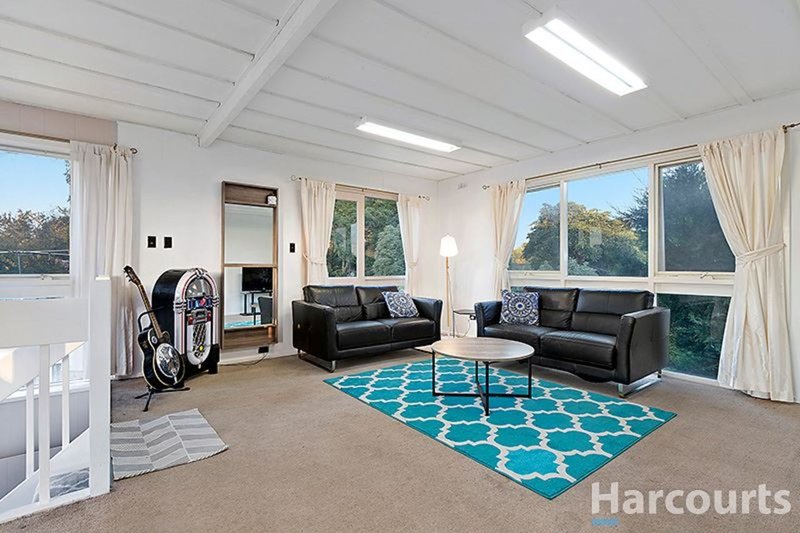 Photo - 38 Gauntlet Avenue, Glen Waverley VIC 3150 - Image 5