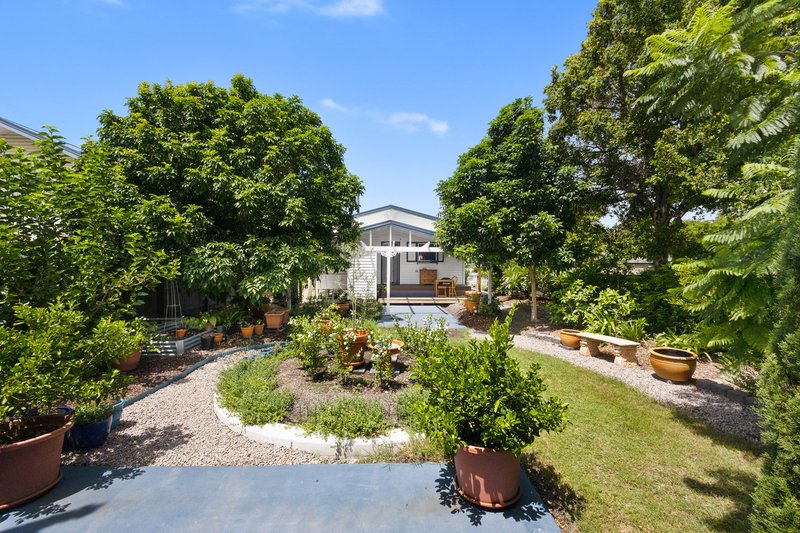 Photo - 38 Gerald Avenue, Clontarf QLD 4019 - Image 12