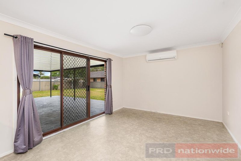 Photo - 38 Geranium Avenue, Macquarie Fields NSW 2564 - Image 5