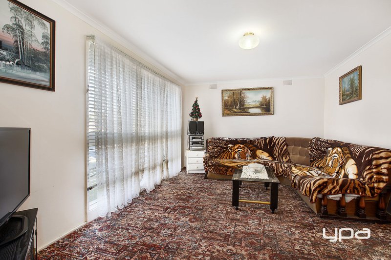 Photo - 38 Gillespie Road, St Albans VIC 3021 - Image 3