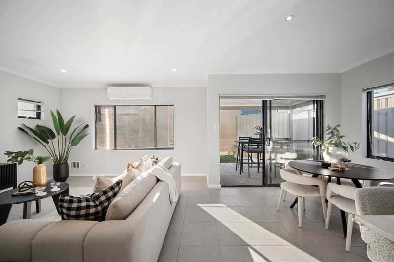 Photo - 38 Glencoe Road, Ardross WA 6153 - Image 2
