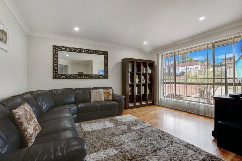 Photo - 38 Glengarry Way, Horsley NSW 2530 - Image 2