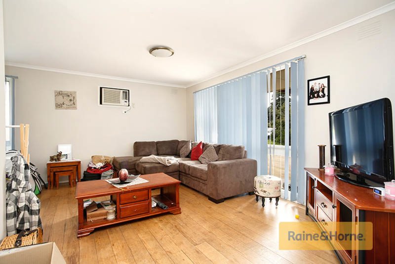 Photo - 38 Gretel Grove, Melton VIC 3337 - Image 3