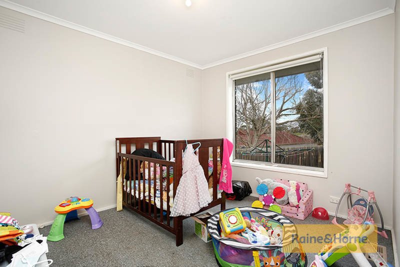 Photo - 38 Gretel Grove, Melton VIC 3337 - Image 6