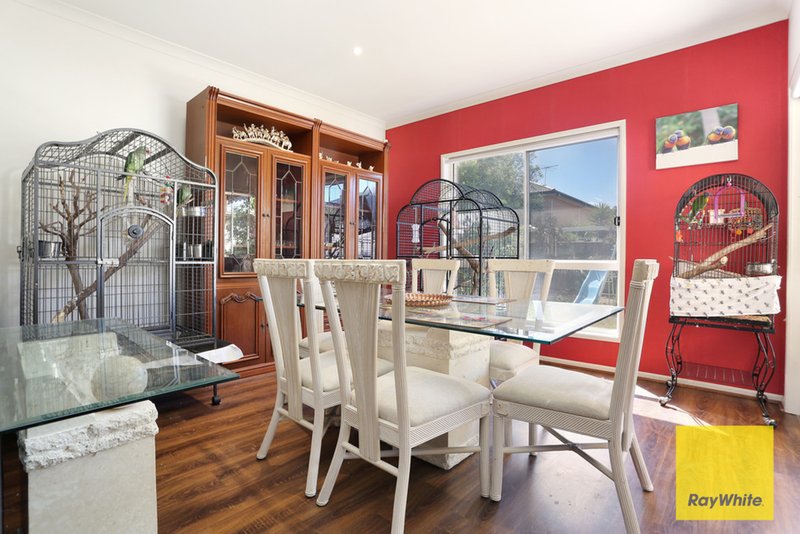 Photo - 38 Halfmoon Terrace, Point Cook VIC 3030 - Image 5