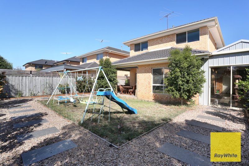 Photo - 38 Halfmoon Terrace, Point Cook VIC 3030 - Image 11