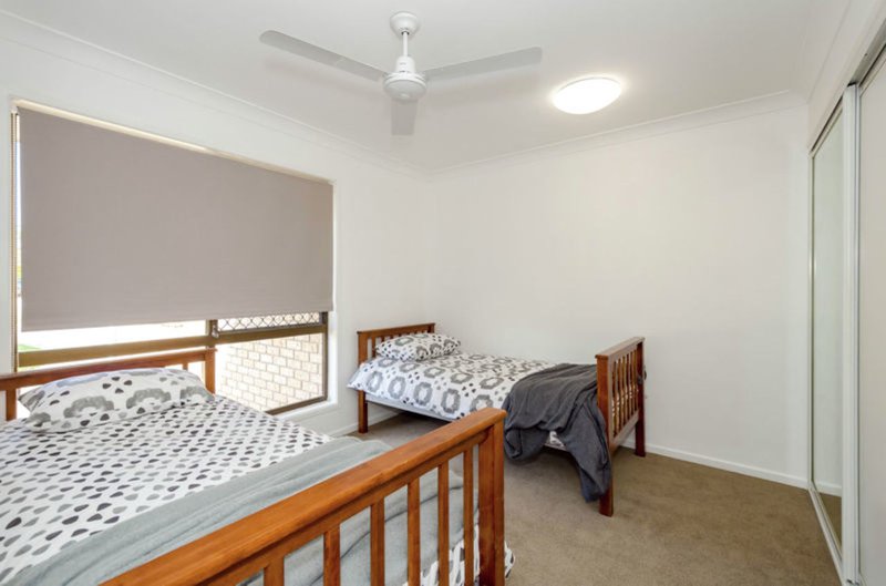 Photo - 38 Hamilton Drive, Clinton QLD 4680 - Image 11