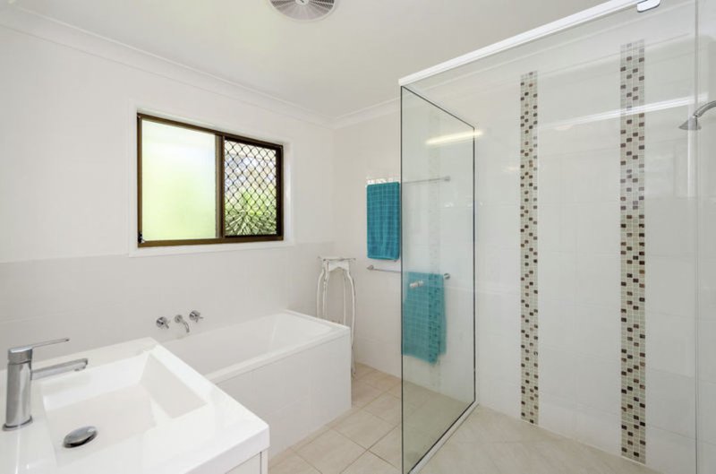 Photo - 38 Hamilton Drive, Clinton QLD 4680 - Image 12