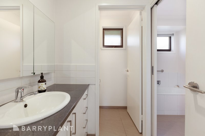 Photo - 38 Hamilton Street, Kilmore VIC 3764 - Image 3