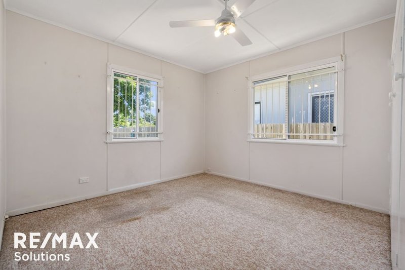 Photo - 38 Hedge Street, Strathpine QLD 4500 - Image 15