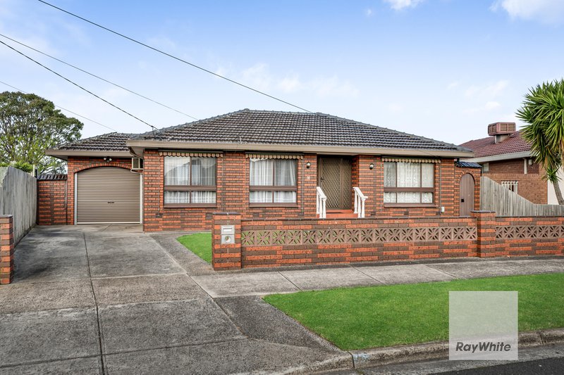 38 Henley Drive, Gladstone Park VIC 3043