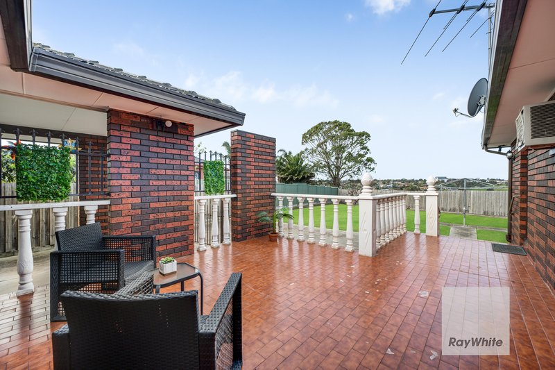 Photo - 38 Henley Drive, Gladstone Park VIC 3043 - Image 17