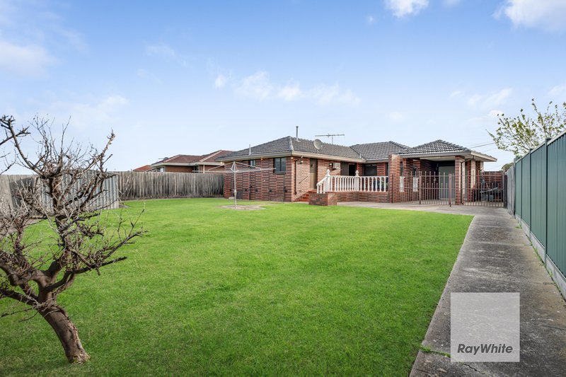 Photo - 38 Henley Drive, Gladstone Park VIC 3043 - Image 19