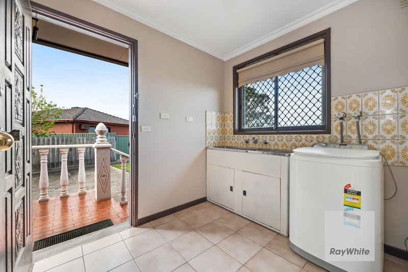 Photo - 38 Henley Drive, Gladstone Park VIC 3043 - Image 16