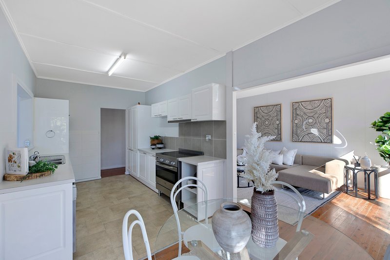 Photo - 38 Henry Parry Drive, East Gosford NSW 2250 - Image 2