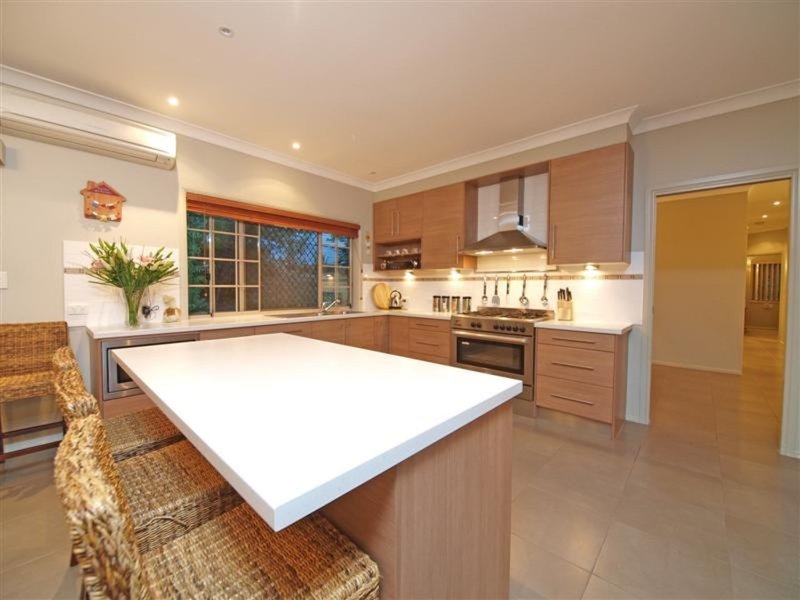 Photo - 38 Hidden Valley Drive, Eatons Hill QLD 4037 - Image 6