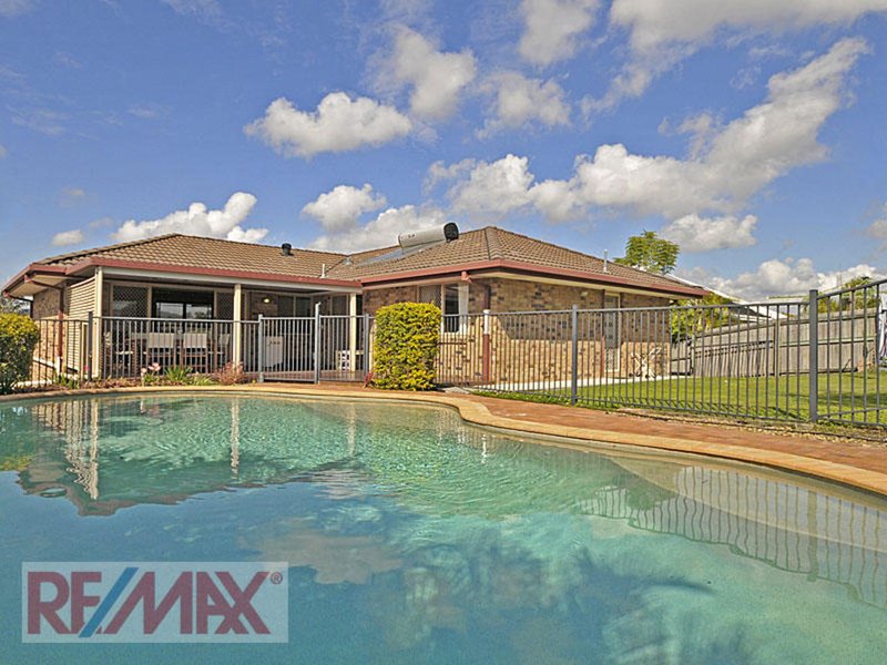 Photo - 38 Hillenvale Ave , Arana Hills QLD 4054 - Image 20