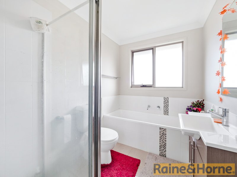 Photo - 3/8 Hillview Road, Kellyville NSW 2155 - Image 7