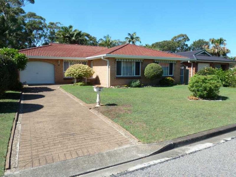38 Hind Avenue, Forster NSW 2428