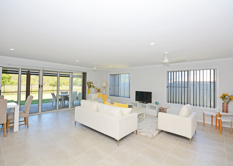 Photo - 38 Honey Myrtle Close, Burrum Heads QLD 4659 - Image 13