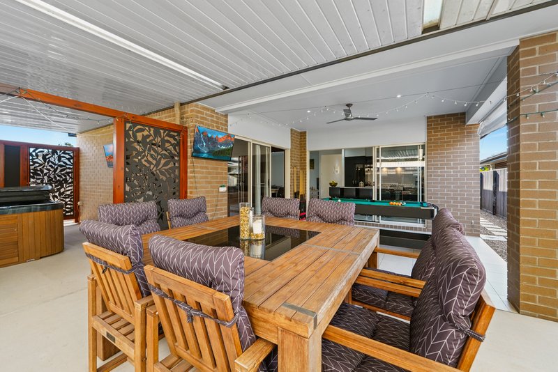 Photo - 38 Honeyeater Crescent, Dakabin QLD 4503 - Image 21