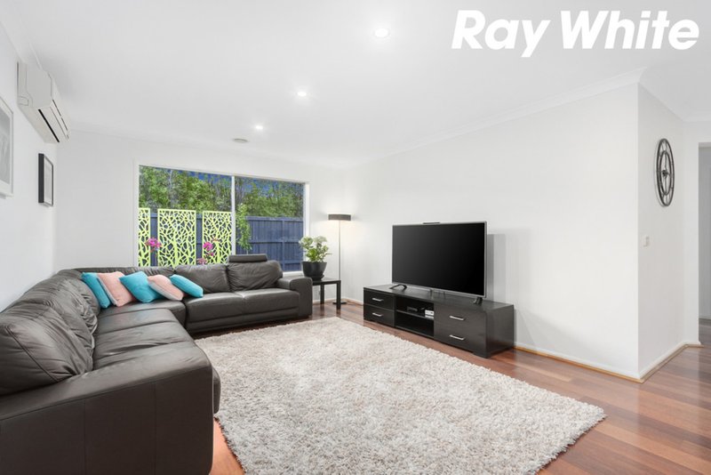 Photo - 38 Honeyeater Way, Pakenham VIC 3810 - Image 10